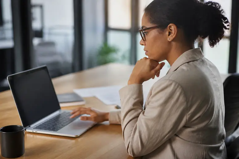 Digital marketer reviewing dashboard analytics during the Nordstrom Rack affiliate program application process